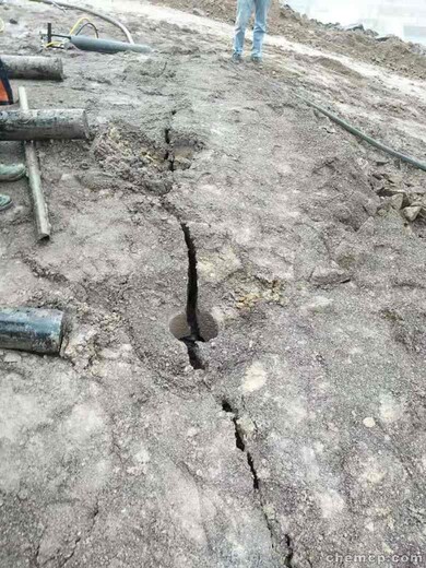 吉林市竖井开挖镁石石头胀裂机