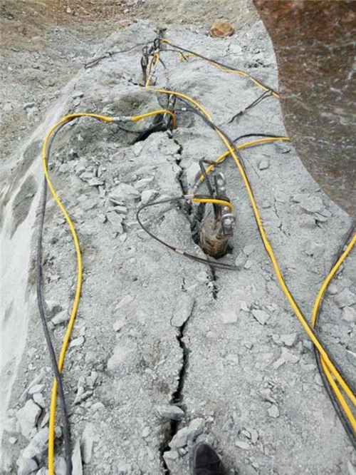 井桩基坑岩石无声免爆机械快速安全破碎岩石设备操作说明
