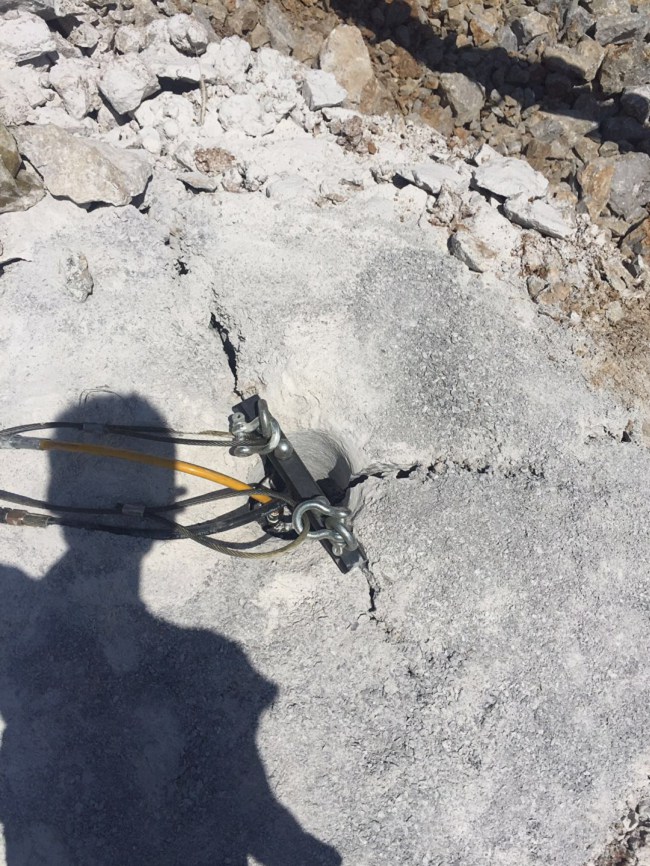 三门峡市花岗石荒料开采设备出口的用什么设备石方开挖方案