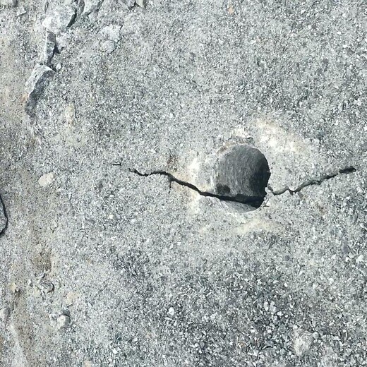 山西朔州破碎岩石开采设备设备割裂机地基