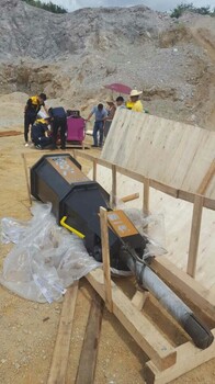河北廊坊豎井開挖設(shè)備用分裂機(jī)