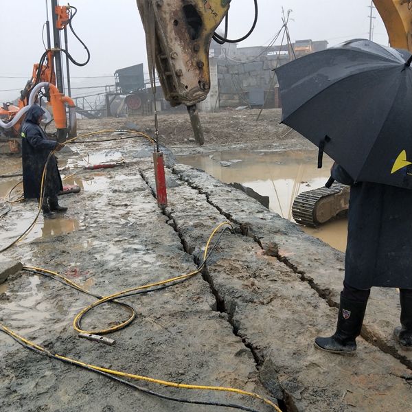 宜宾市场地平整坚硬岩石胀裂机器