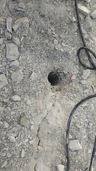 破樁頭劈裂機(jī)溝渠石頭劈裂機(jī)廣東陽(yáng)江原理賣(mài)價(jià)