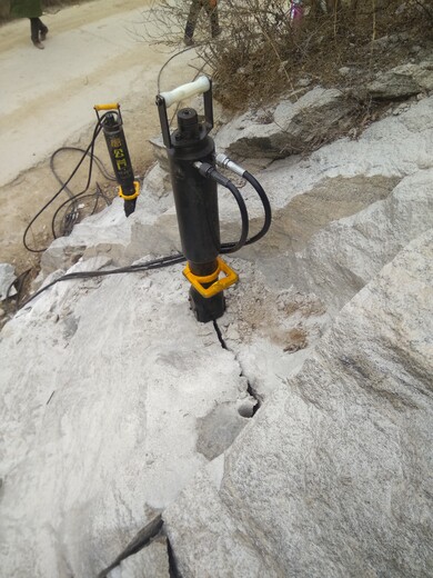 正宁县挖沟槽硬石头裂石机