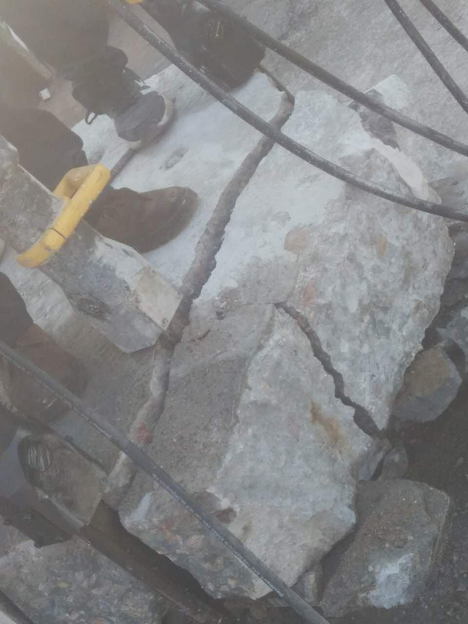湖南昭阳石材石头开挖劈裂机