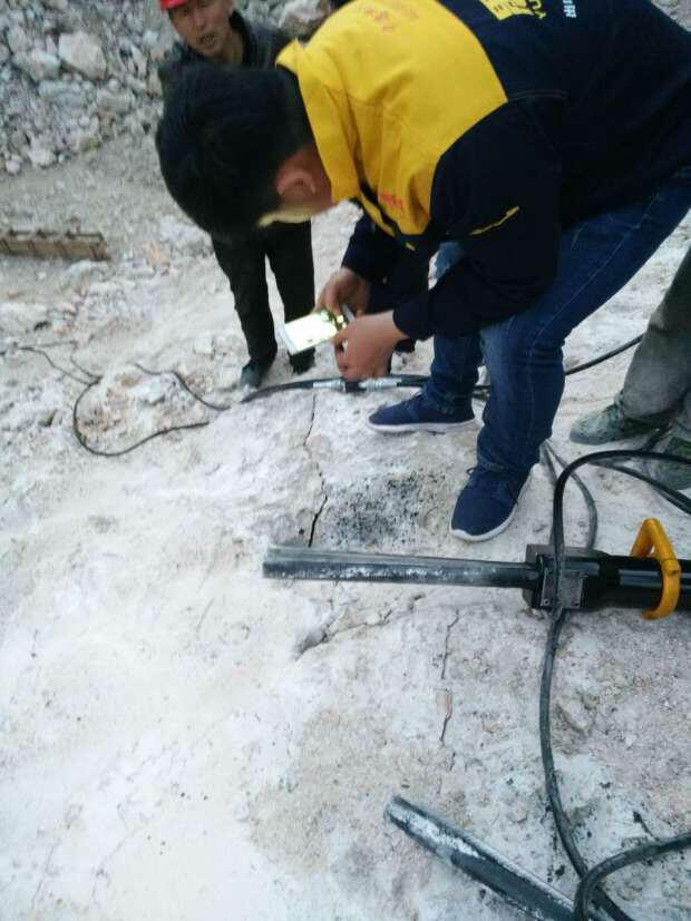 铜陵市地基挖掘硅石裂石机