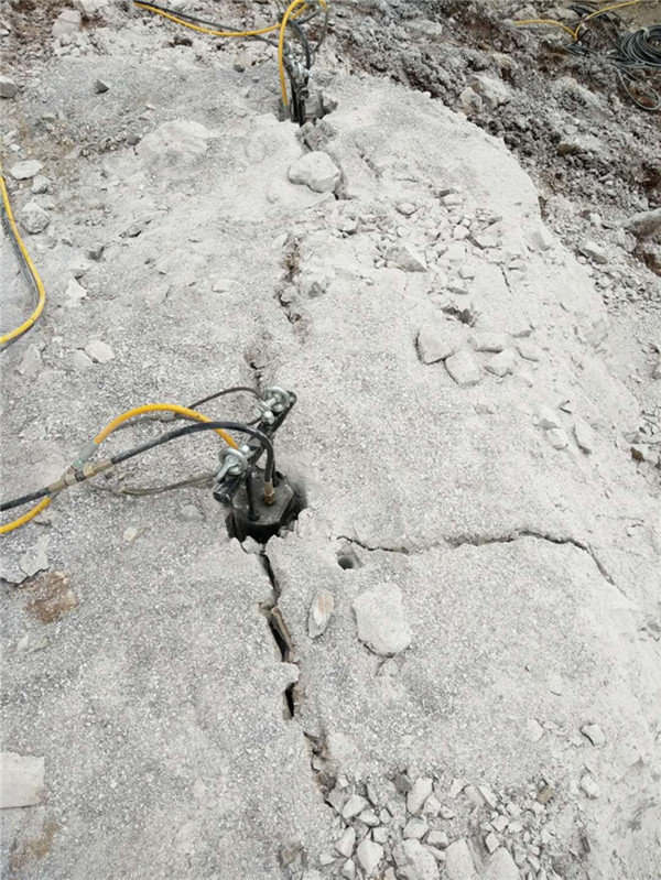 道路改建岩石开挖液压劈裂机