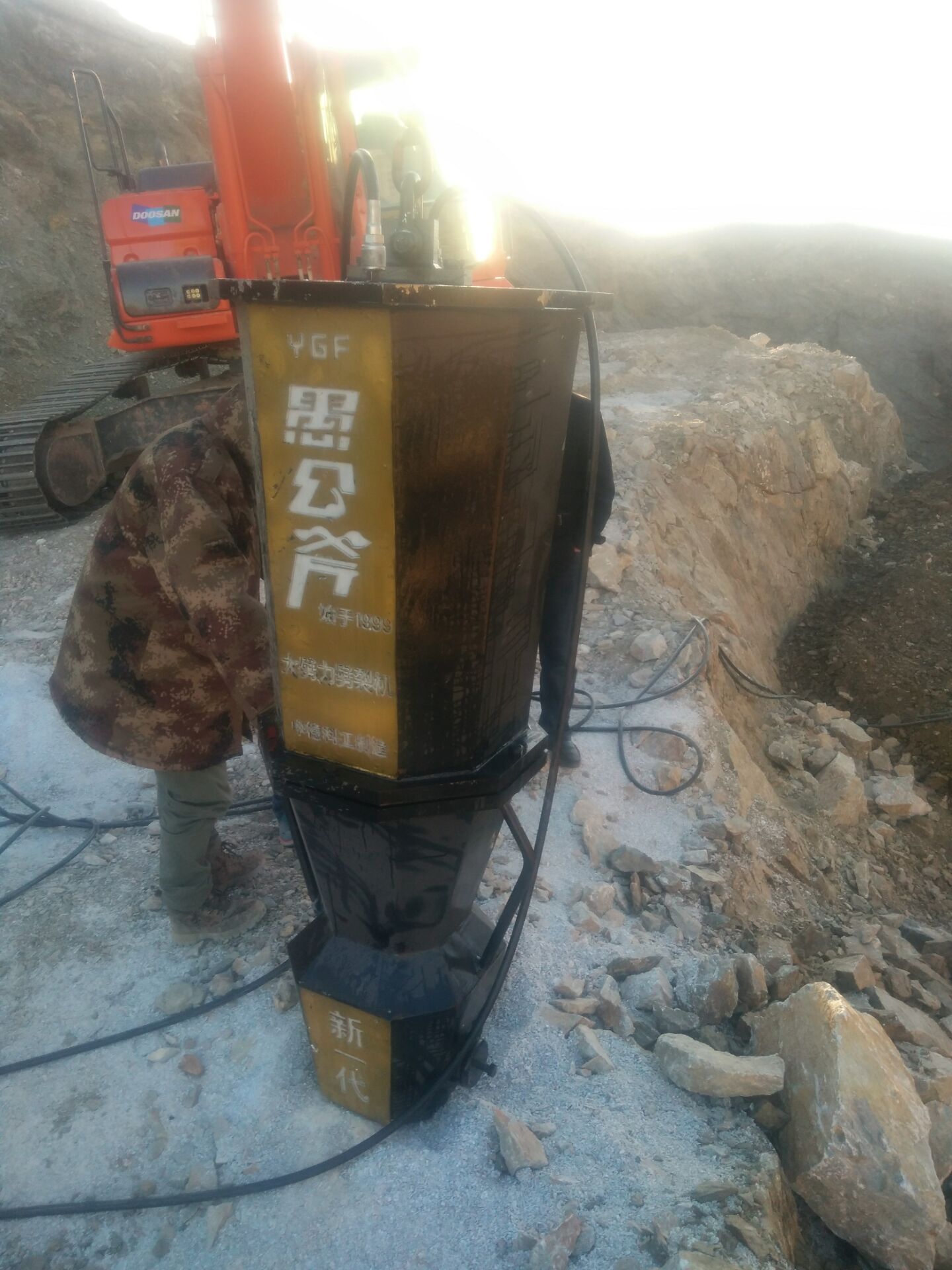 江汉区基坑挖掘青石分裂机