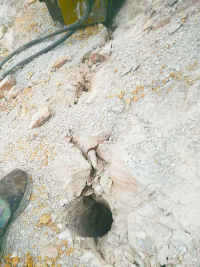 矿洞开采砂岩分裂机