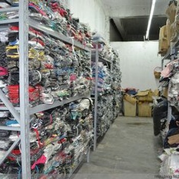 宇航服装回收库存服装库存布料,广州热门回收服装尾货批发代理