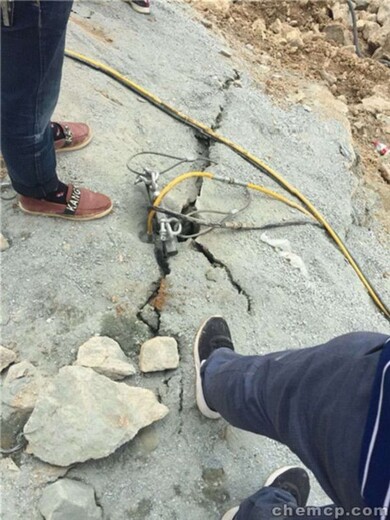 岩石破碎棒岩石分裂棒新疆伊犁安装方法