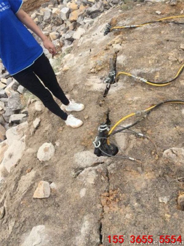 小型液压劈裂器报价矿山液压劈裂机大块岩石解体赤峰市热线