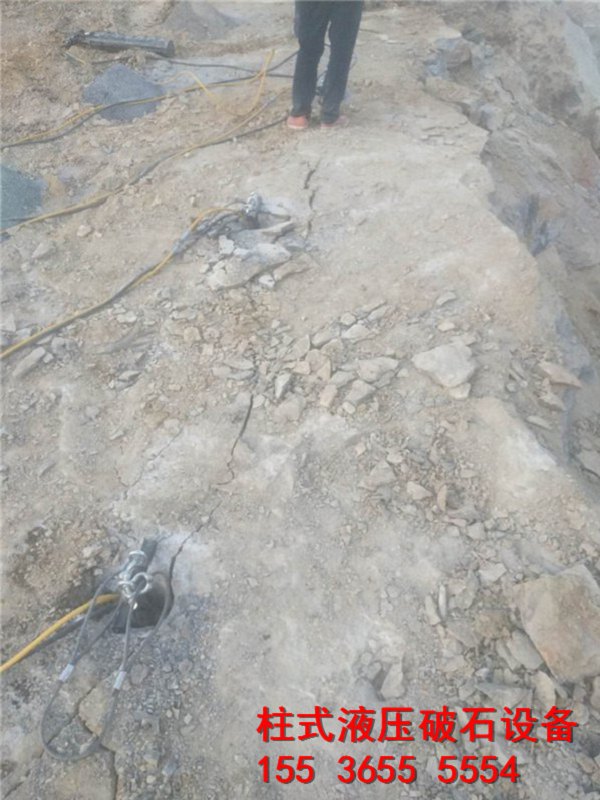 静态爆破石灰岩采石劈裂机资讯新疆一套多少钱