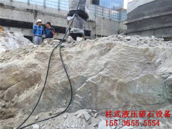 桩头拆除不损害钢筋的设备劈裂机北京工作原理
