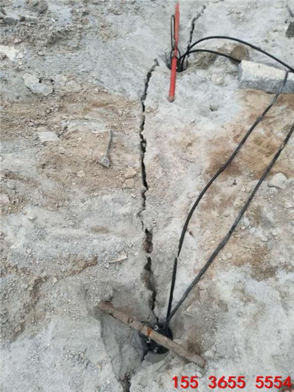 代替放炮破石头的新设备裂石机很多人不知道乌海市劈裂棒三年质保