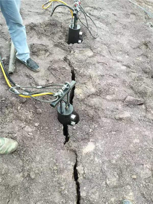 池州石灰石矿山劈裂设备一套多少钱