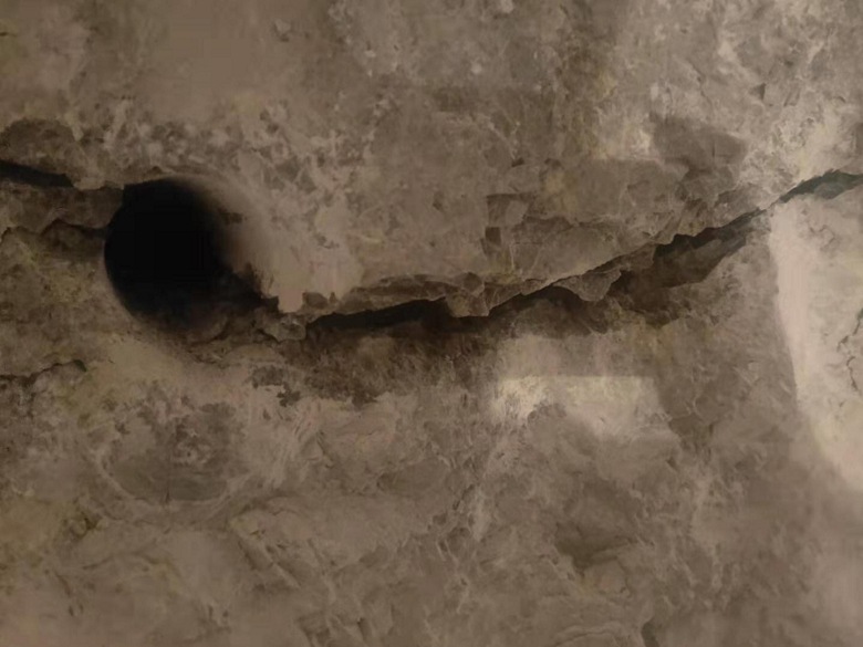 隧道开挖遇见硬石分裂机现场考察效果