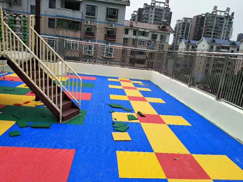 地板卡通