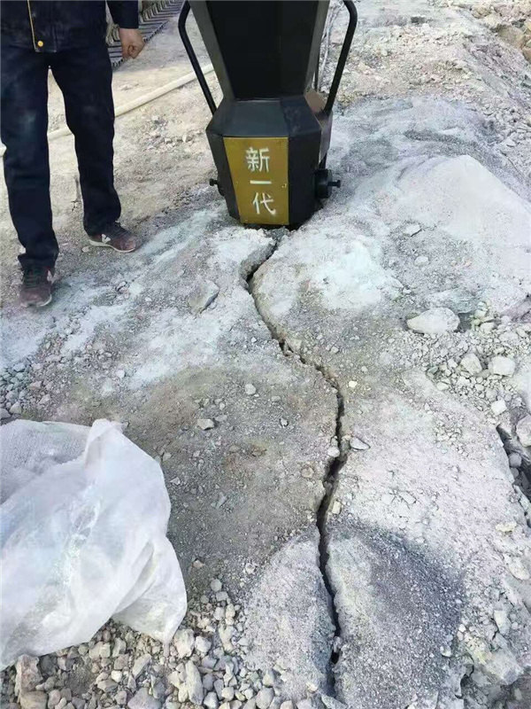 江苏南京环保的破碎石头设备裂石机一天产量