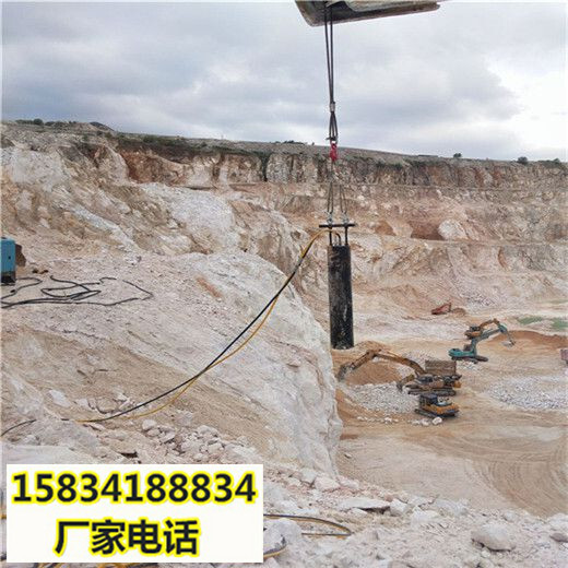 黔江矿山开采快速破硬石头的机械设备-矿山开采