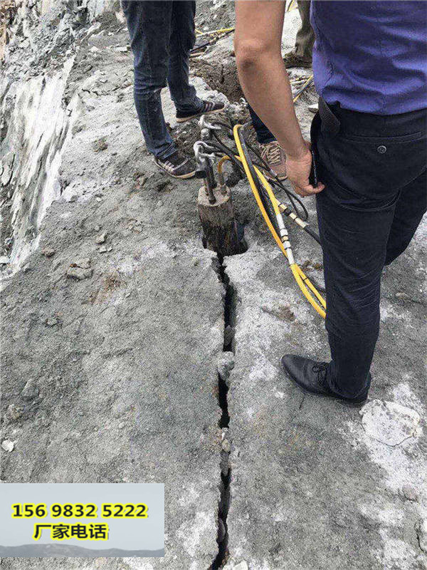 江苏泰州矿山开采不用膨胀剂还能怎么办快速破碎硬石头
