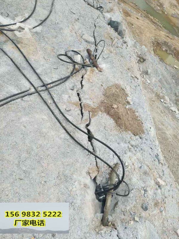 喀什道路修建遇到硬石头用劈石机一信息推荐