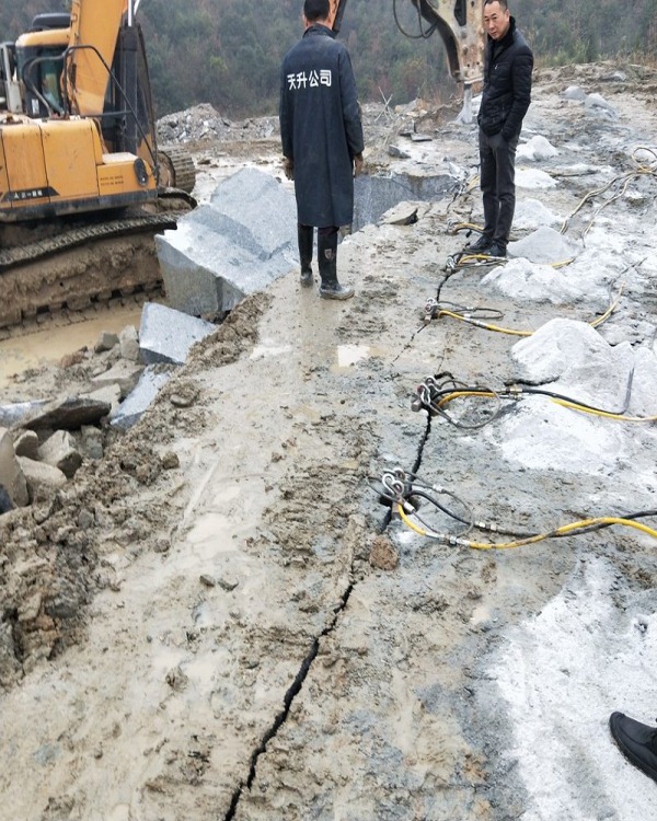 山东蓬莱铁路地基岩石快速分裂机厂家价格