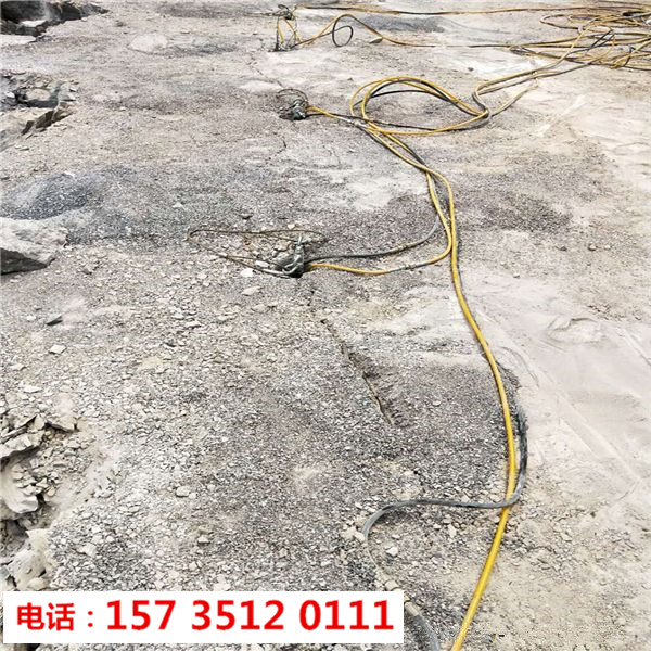 陕西潼关高速公路建设遇到硬石头怎么办-150型劈裂棒