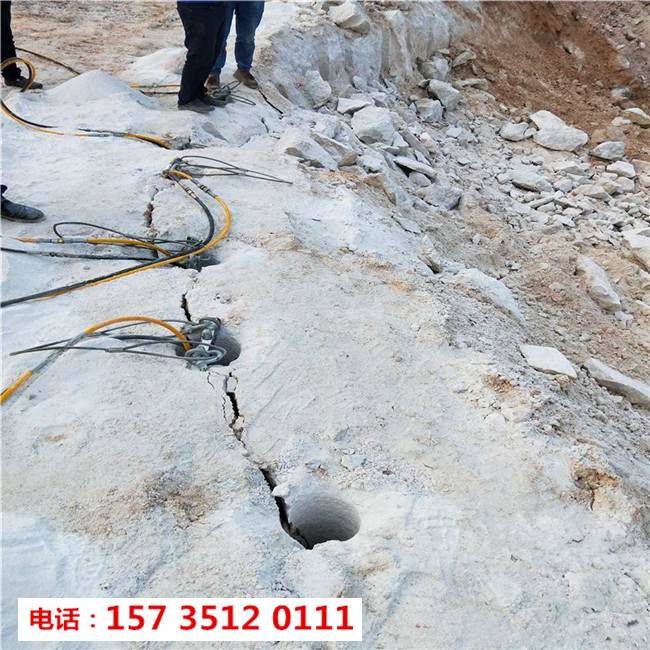 台州玉环石料厂开采石头不用放炮静态设备工作效率