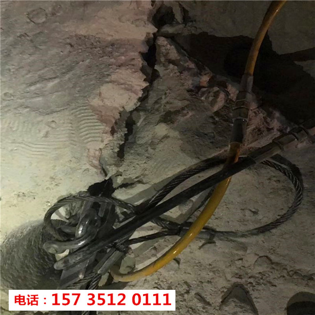 南平蒲城土石方工程破堅(jiān)硬石頭用液壓撐石機(jī)