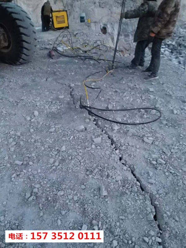 公路修建巖石靜態(tài)分石設(shè)備渝中