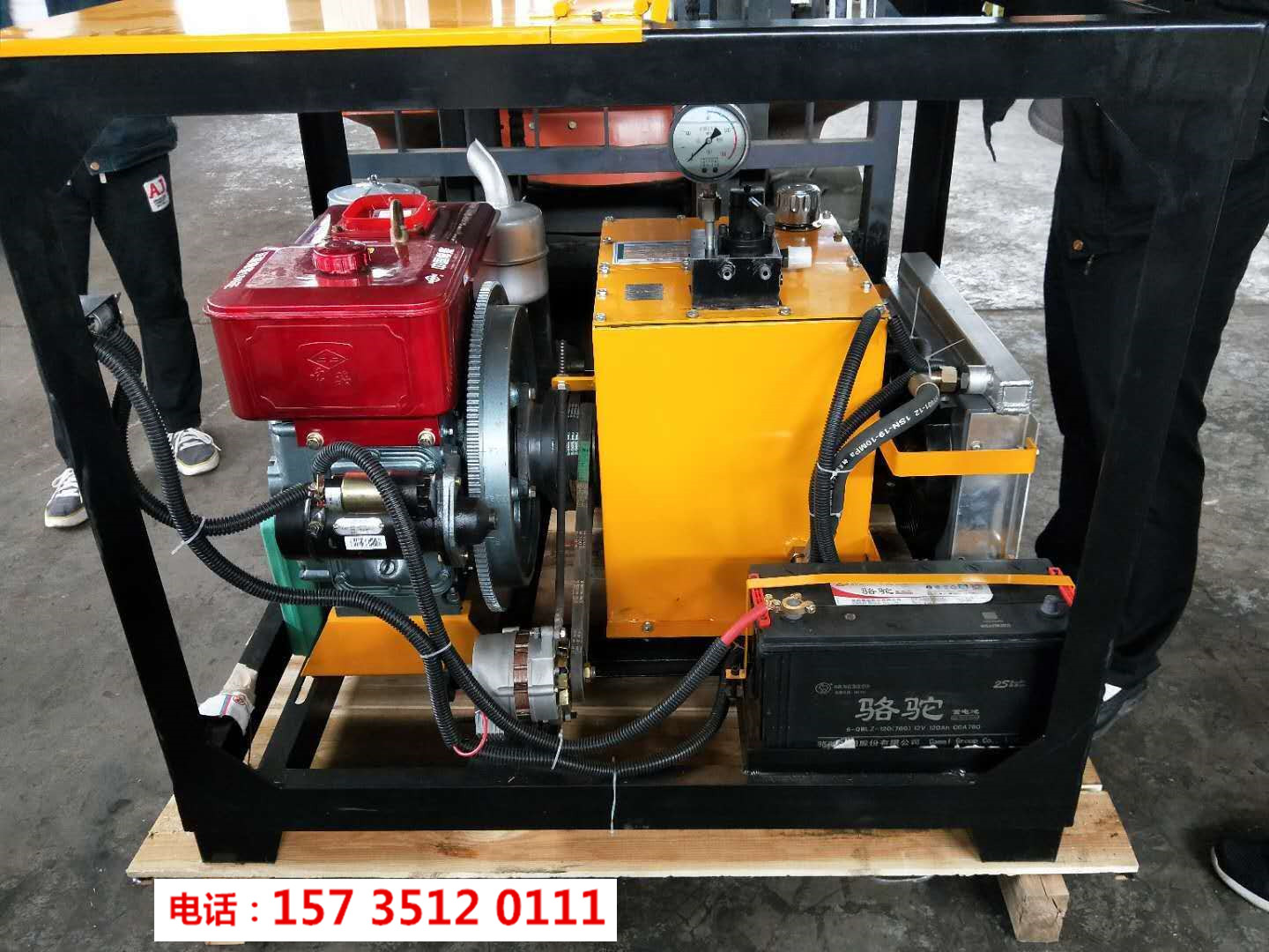 清遠(yuǎn)英德巖石破碎靜態(tài)拆除石頭劈石機(jī)