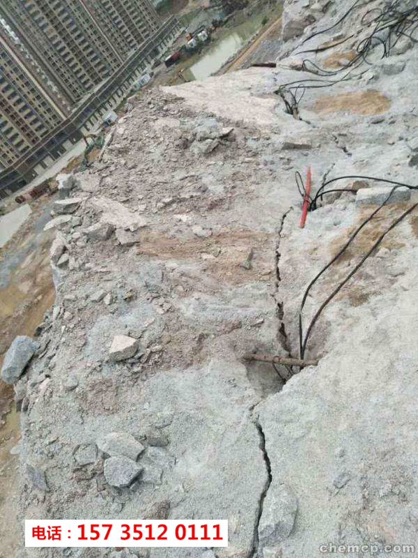 臨滄鎮(zhèn)康低成本道路改擴(kuò)建巖石分裂設(shè)備
