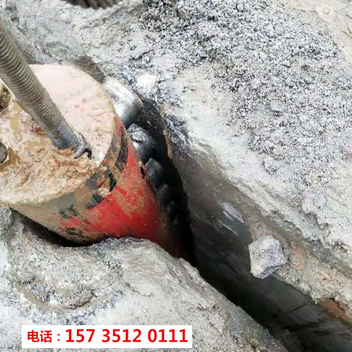 襄樊南漳石灰石液压凿石机岩石破碎机-开采视频