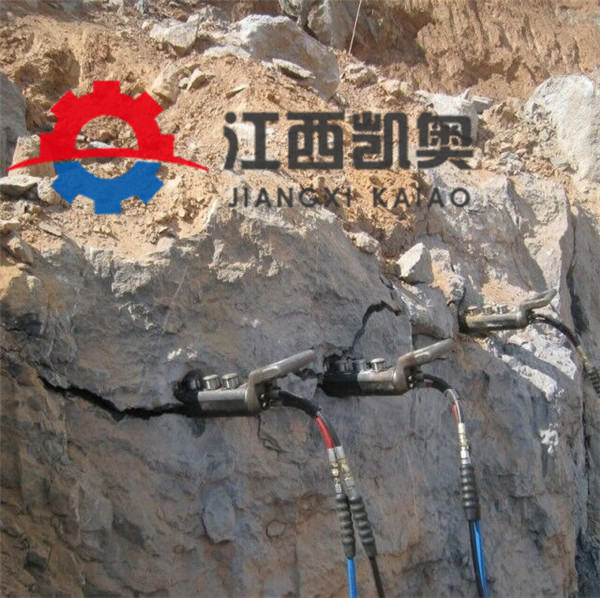 柳州竖井破裂机挖基坑破石头劈山机挖地基劈石机