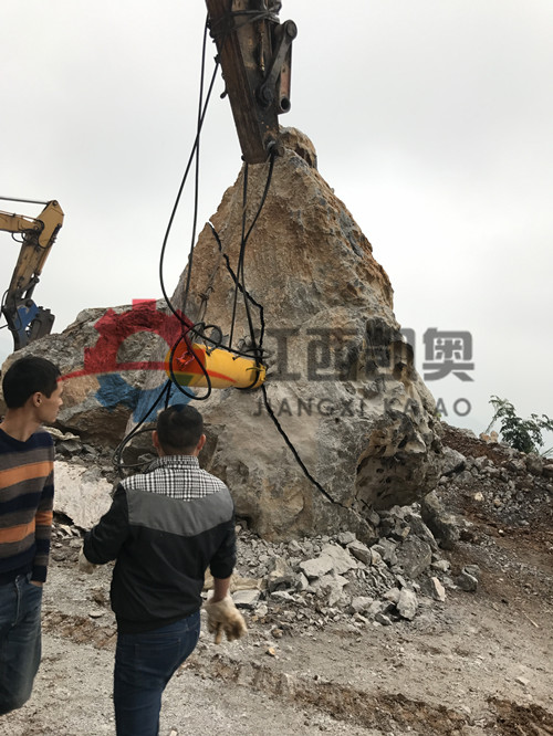 挖掘机岩裂器不用怎么破碎石头爆石机煤矿劈裂机湘潭
