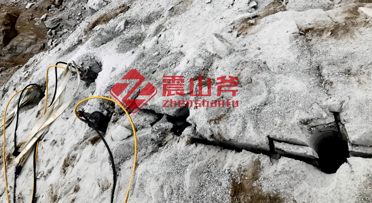 修路遇到石頭劈裂機臺州__江西震山斧