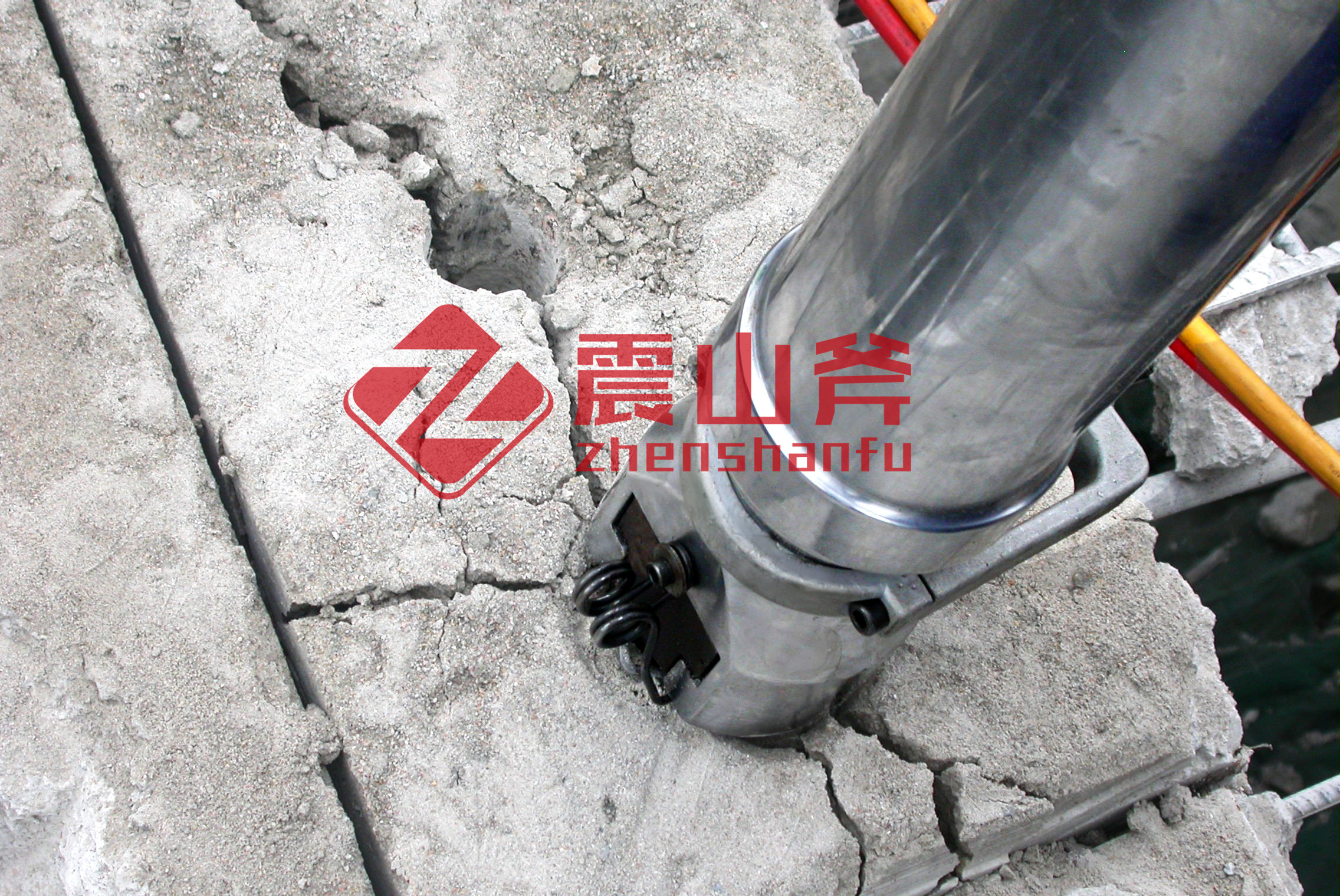 柴油巖石分裂機(jī)湖北黃岡__江西震山斧