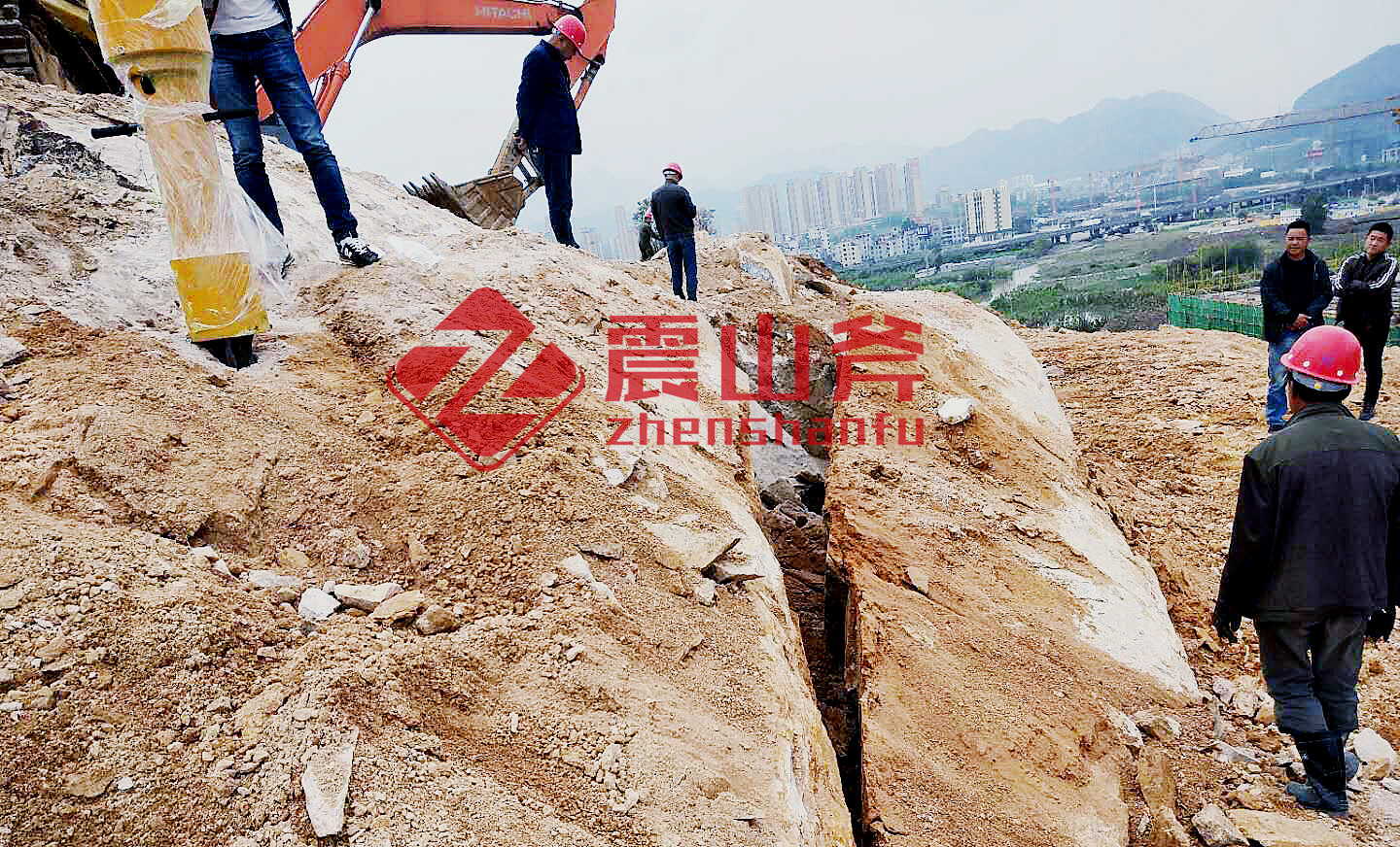 柱塞式液壓劈裂棒百色__江西震山斧