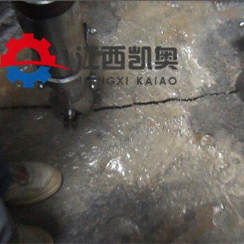 撫州劈裂機(jī)案例劈裂棒把石頭撐裂的機(jī)器