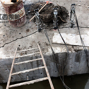 昌都劈裂機(jī)道路擴(kuò)建巖石大型劈裂機(jī)生產(chǎn)廠家