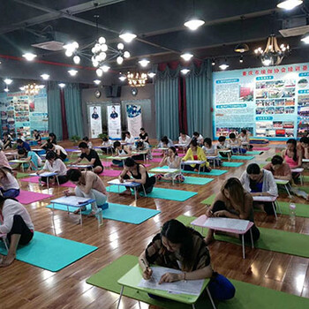 重庆瑜伽教练培训班-阿拉丁瑜伽培训学校