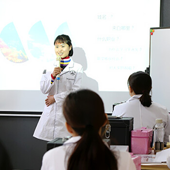 梨花美学半培训学院—师资力量雄厚