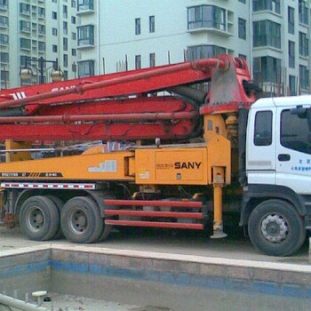 柳州市旋挖钻机挖桩打桩施工租赁，各种型号的混凝土泵车出租