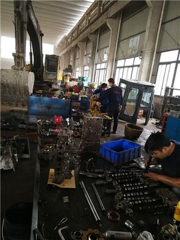 修理厂:资中县三一挖掘机维修掉速憋车