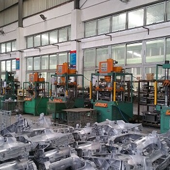 四柱鋁制沖邊機(jī)