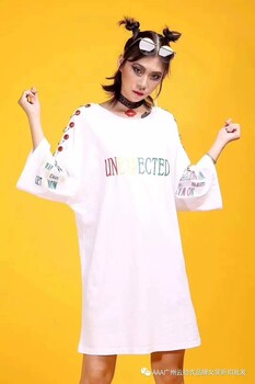 三彩女裝品牌折扣女裝庫存尾貨批發(fā)廠家貨源批發(fā)