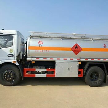 油罐车厂家东风多利卡5吨加油车汽油柴油流动送油车