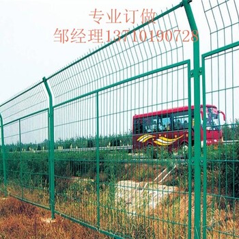 防城港足球場金屬板網(wǎng)南寧果園防護網(wǎng)圖片玉林圈地護欄網(wǎng)批發(fā)