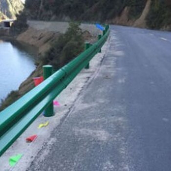 中衛(wèi)，石嘴山，固原公路波形護欄廠家批發(fā)